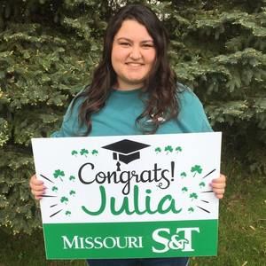 Meet your Posher, Julia